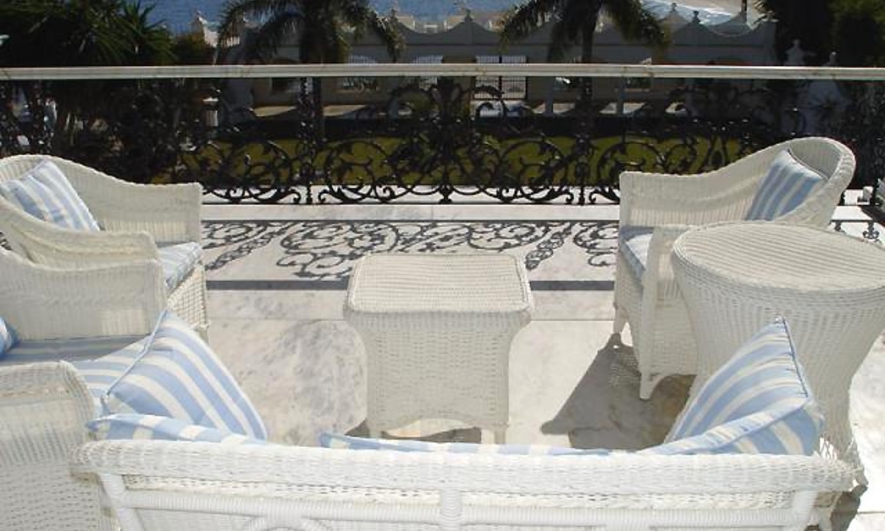 Prestige beachfront villa for sale, Puerto Banus - Marbella 6
