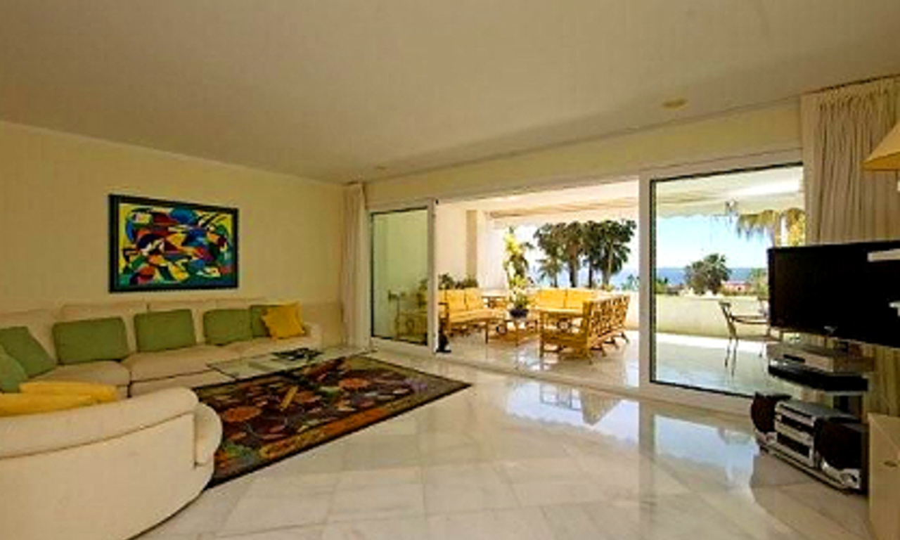 Beachfront apartment for sale, first line beach Puerto Banus - Marbella 2