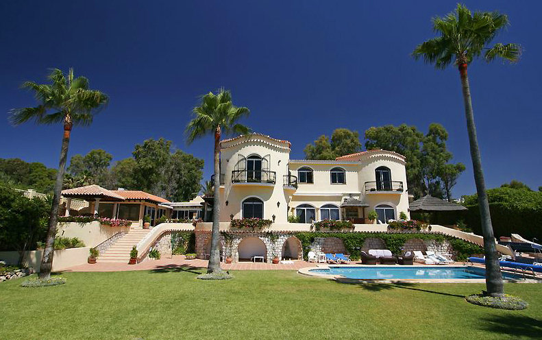 Beachfront villa for sale, Marbella