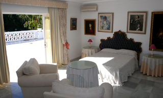 Beachfront villa property for sale, beachside Golden Mile, near Marbella centre 25