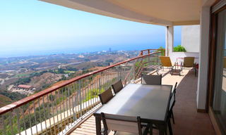 Modern luxury apartments and penthouses for sale in Marbella east with sea view 2