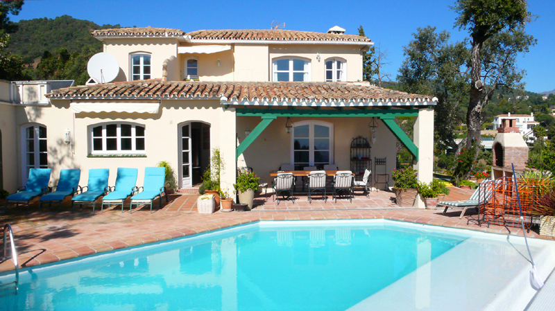 Villa with sea views for sale in El Madronal in Benahavis - Marbella