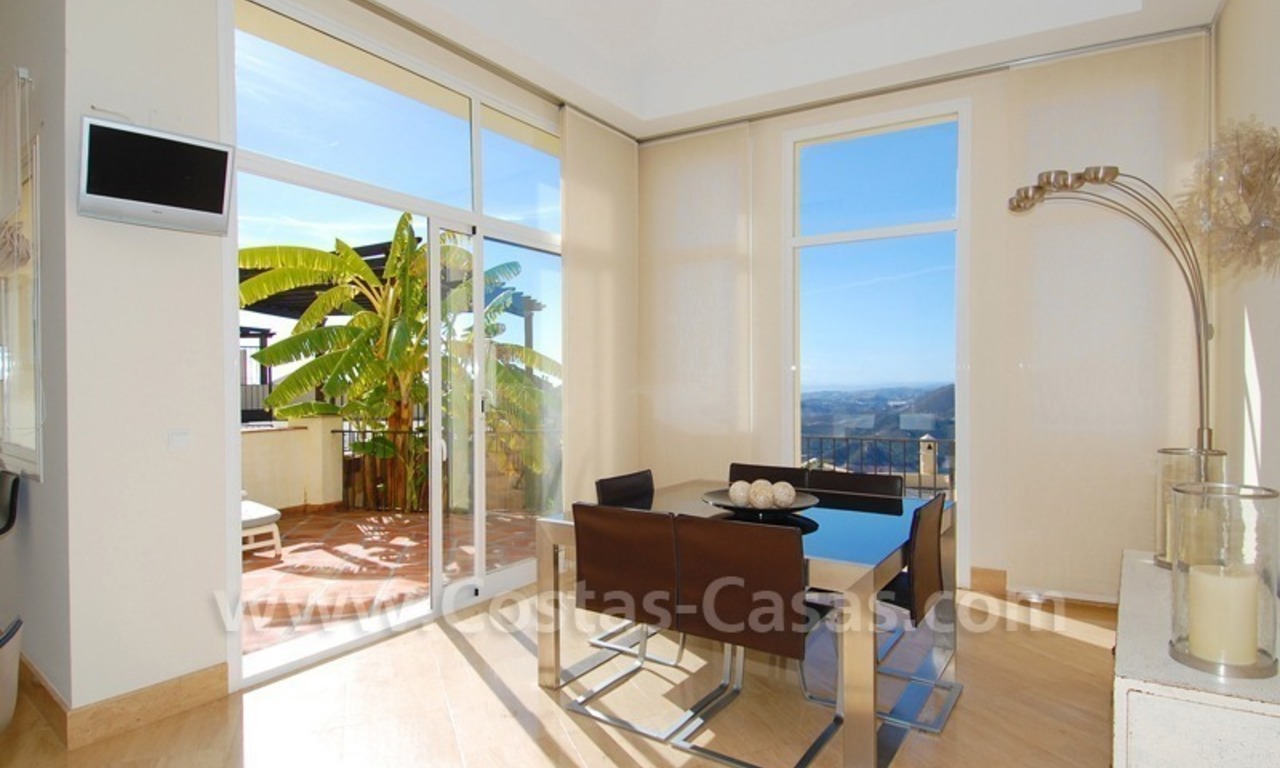 Contemporary style luxury villa for sale in Marbella 12