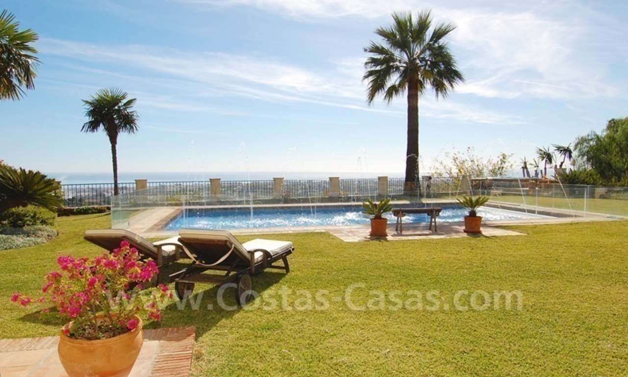 Exclusive villa for sale with a panoramic views, prestigious gated community, Marbella – Benahavis 6