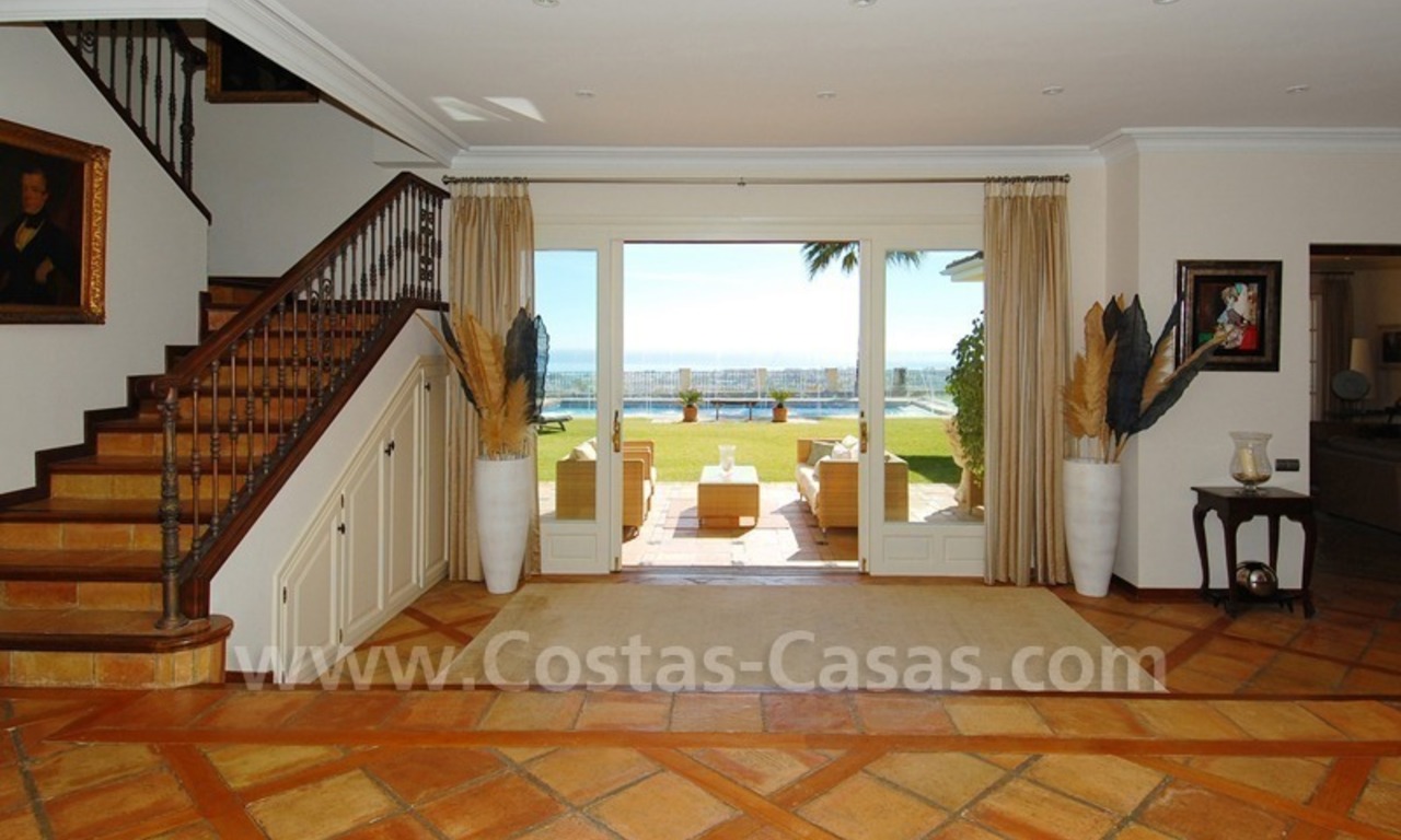 Exclusive villa for sale with a panoramic views, prestigious gated community, Marbella – Benahavis 16