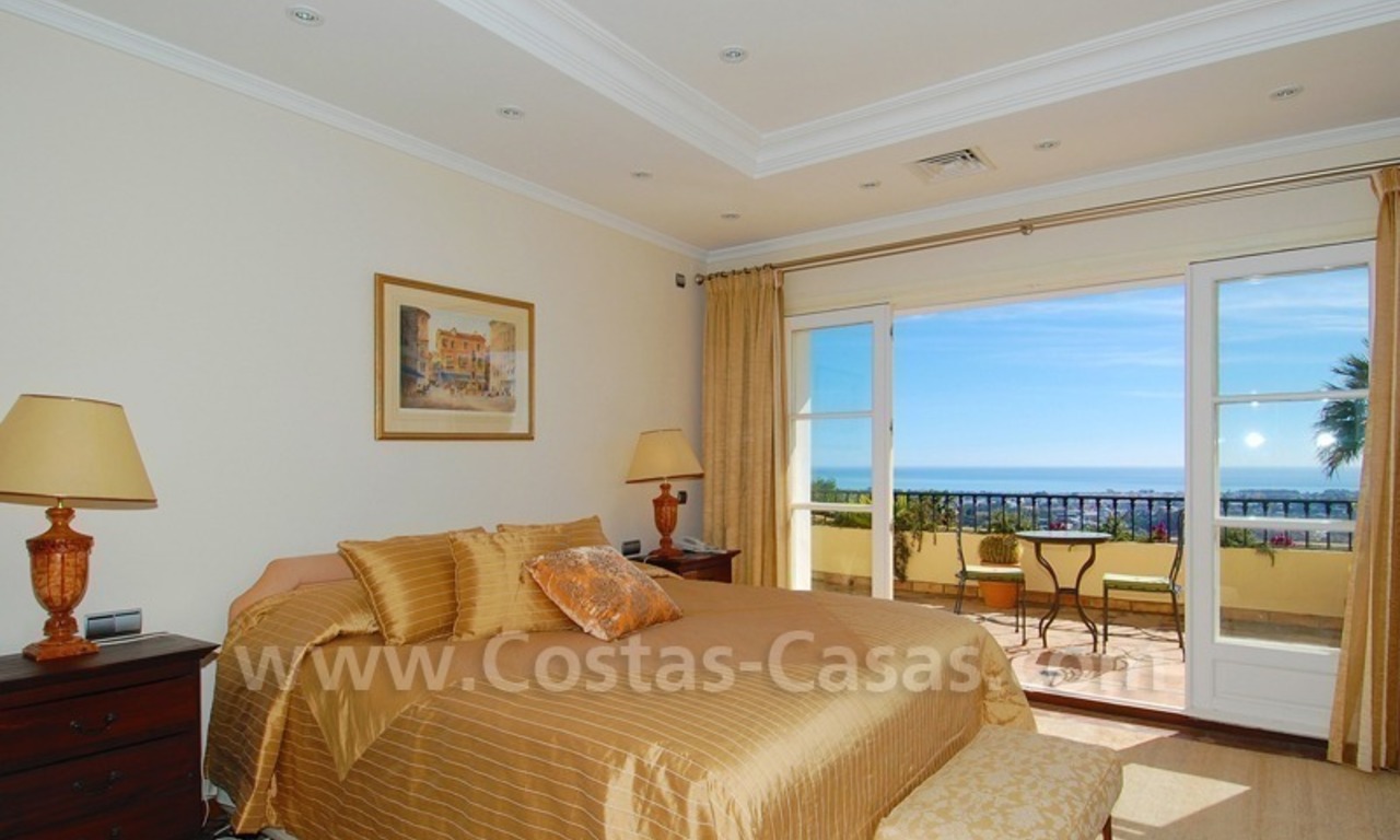 Exclusive villa for sale with a panoramic views, prestigious gated community, Marbella – Benahavis 24