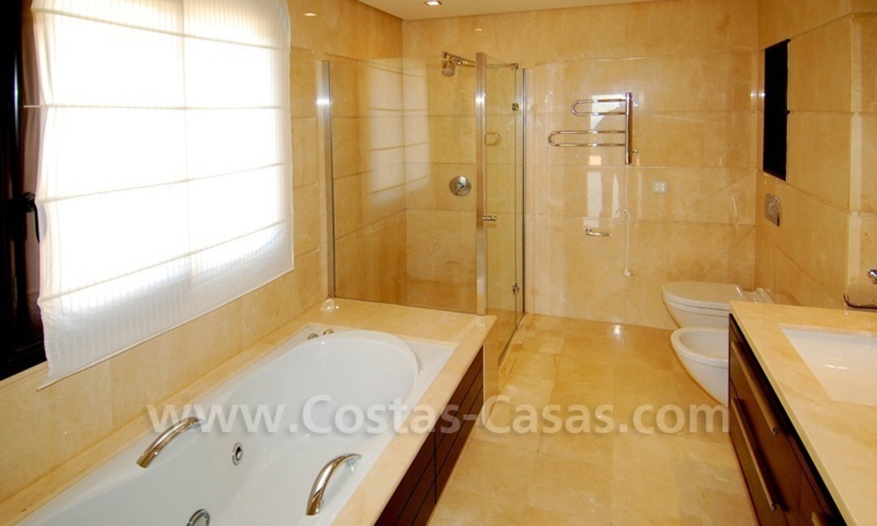 Modern luxury apartment for sale with spectacular sea views, Golf resort Marbella 17