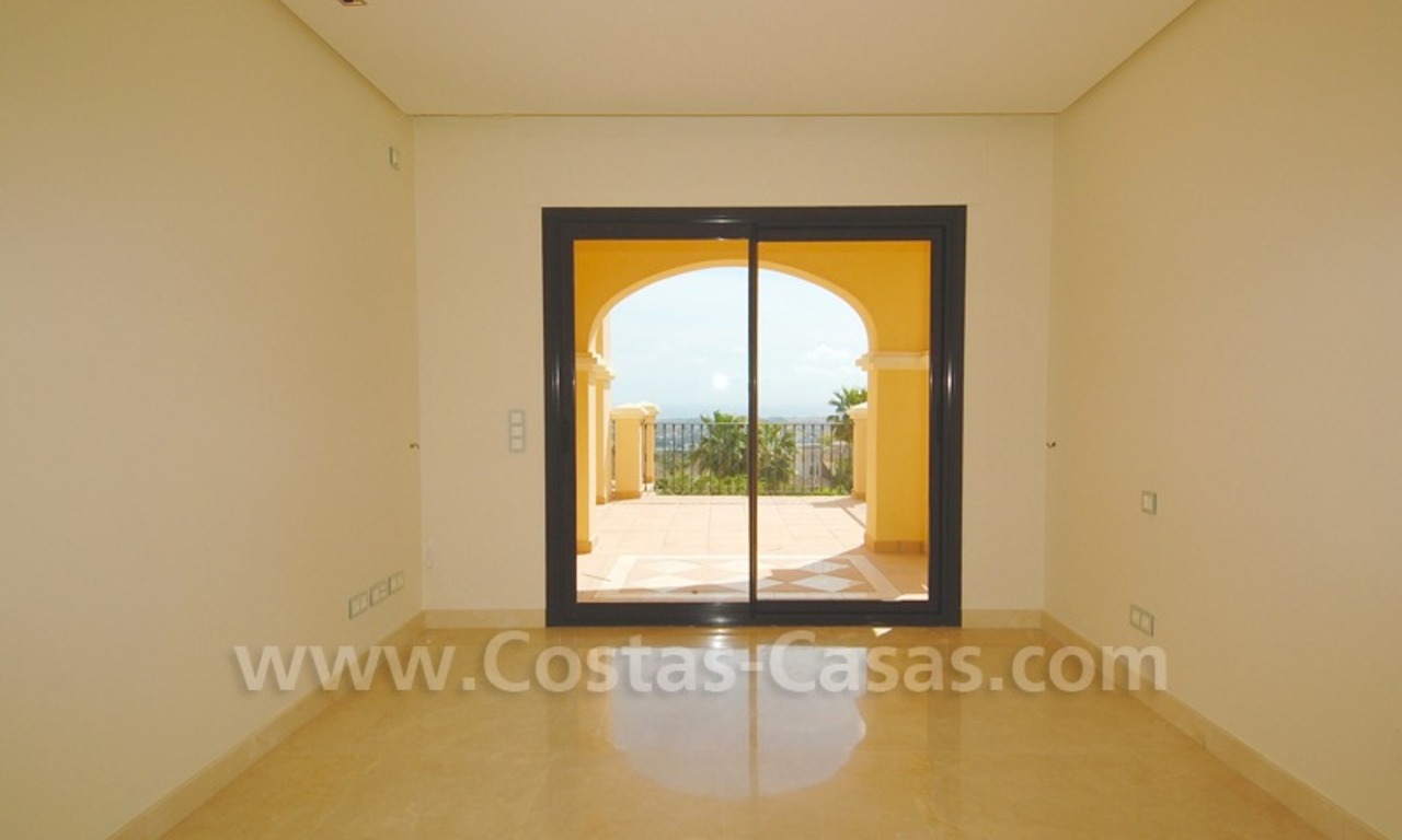 Modern luxury apartment for sale with spectacular sea views, Golf resort Marbella 13