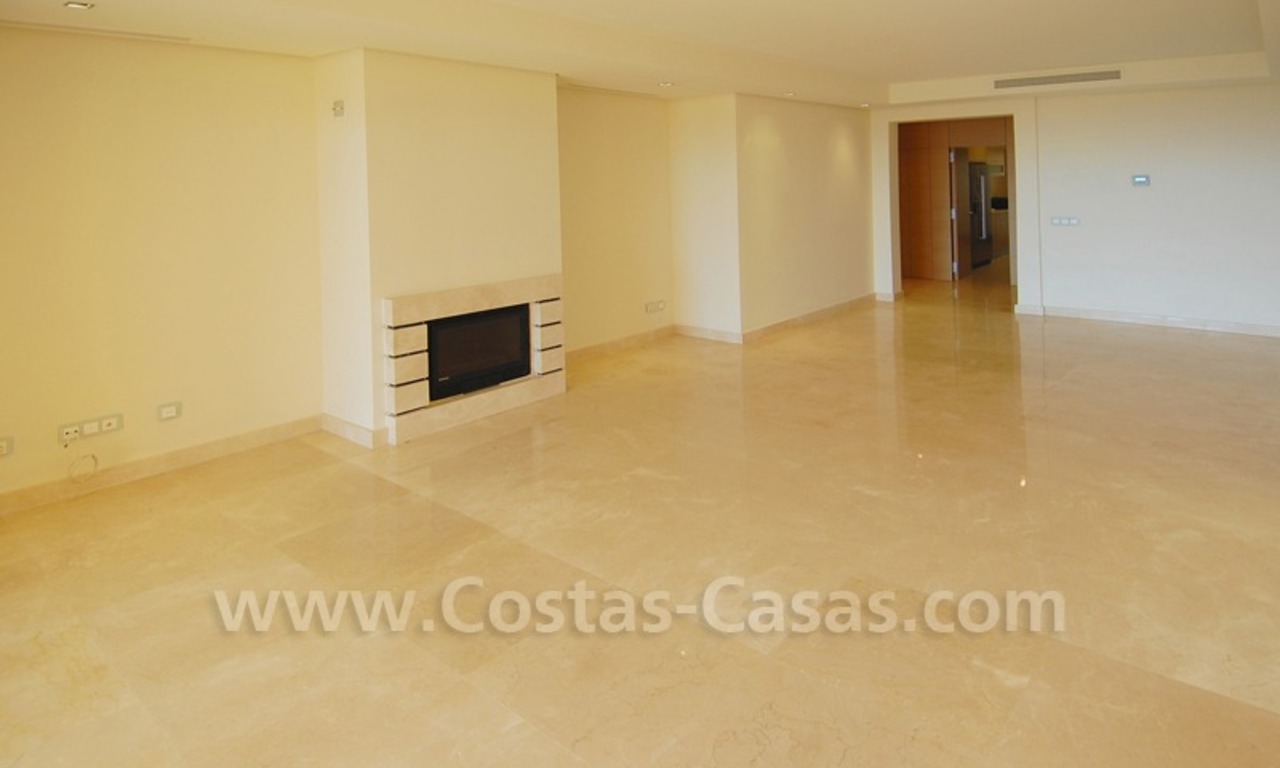 Modern luxury apartment for sale with spectacular sea views, Golf resort Marbella 9