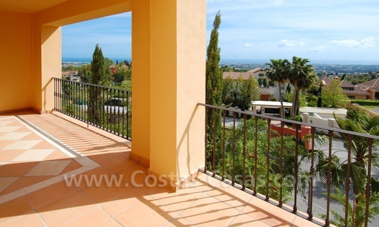 Modern luxury apartment for sale with spectacular sea views, Golf resort Marbella 2