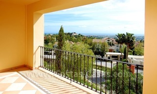 Modern luxury apartment for sale with spectacular sea views, Golf resort Marbella 3