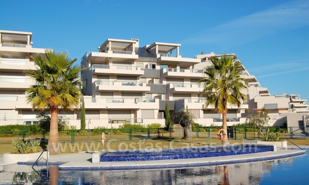 Modern luxury golf apartments with sea views for sale in the area of Marbella - Benahavis 2