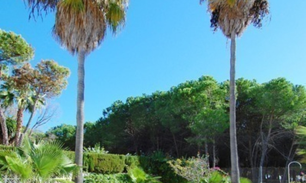 Villa for sale close to the beach in the area of Marbella – Estepona 3