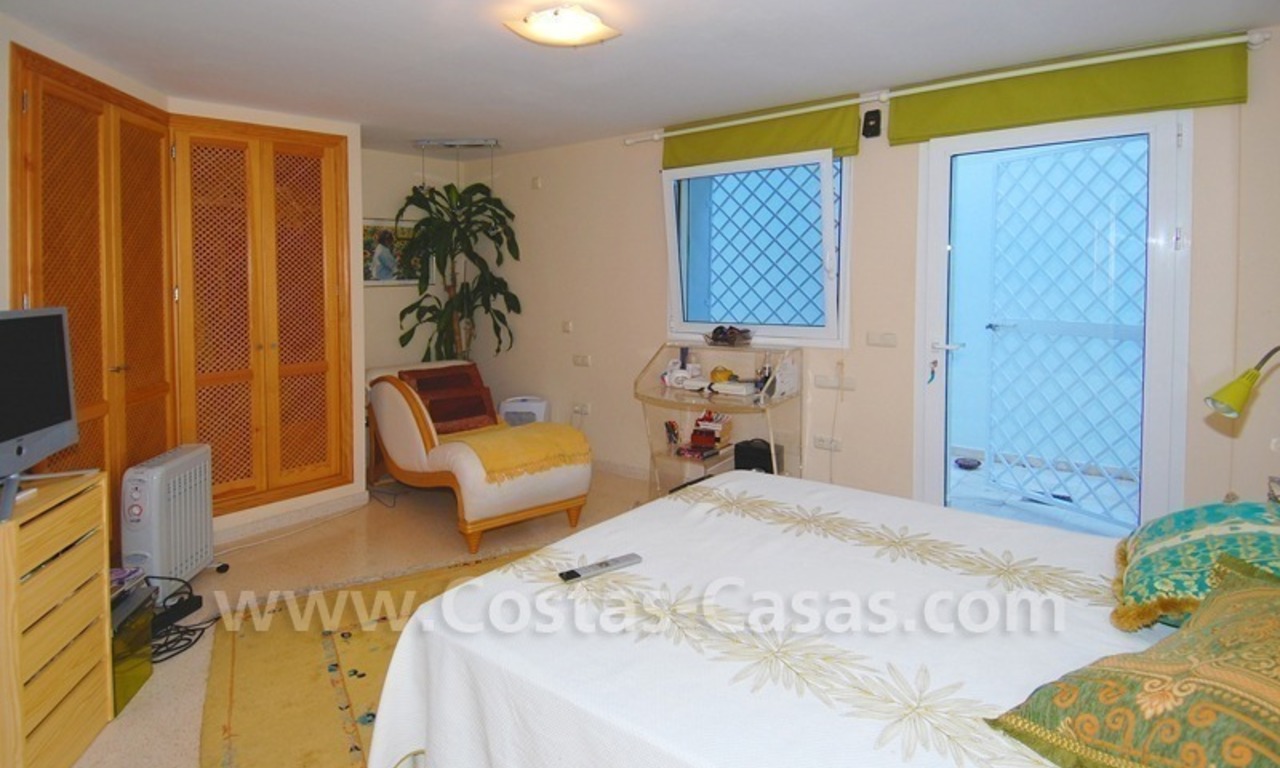 Modern beachside villa for sale, close to the beach, in the area between Marbella and Estepona 14
