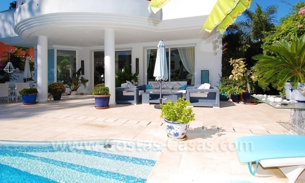 Modern beachside villa for sale, close to the beach, in the area between Marbella and Estepona 5