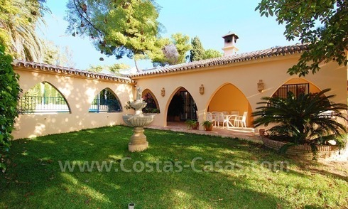 Beachside villa for sale, close to the beach, in Marbella 