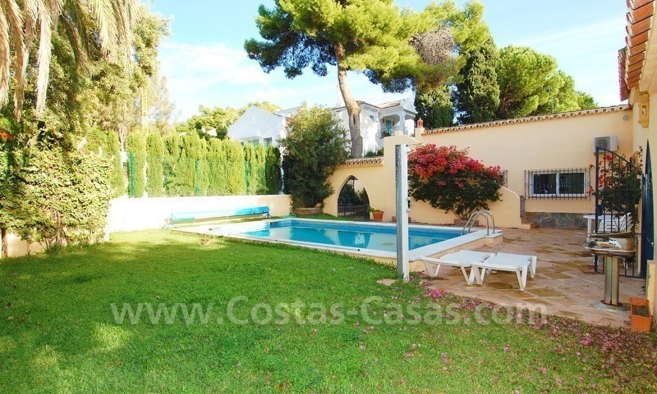 Beachside villa for sale, close to the beach, in Marbella 7