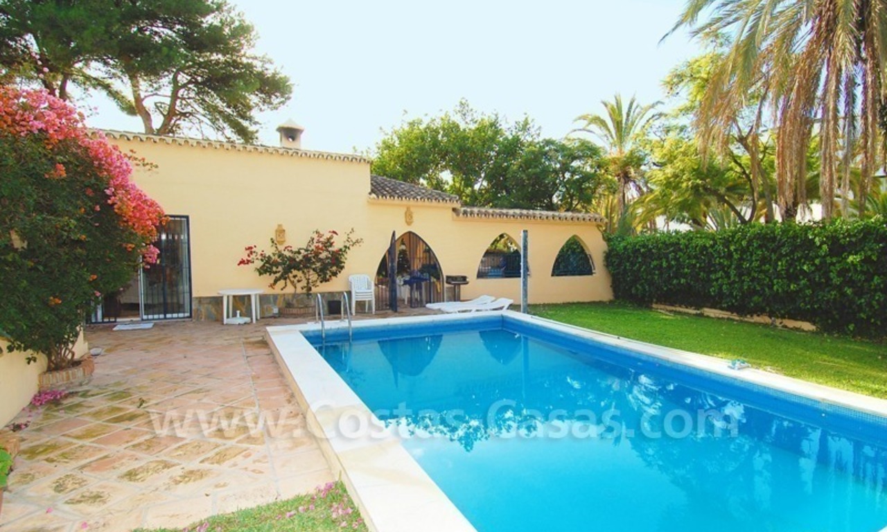 Beachside villa for sale, close to the beach, in Marbella 6