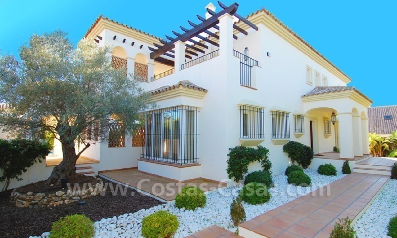 Luxury beachside villa for sale in Marbella 10