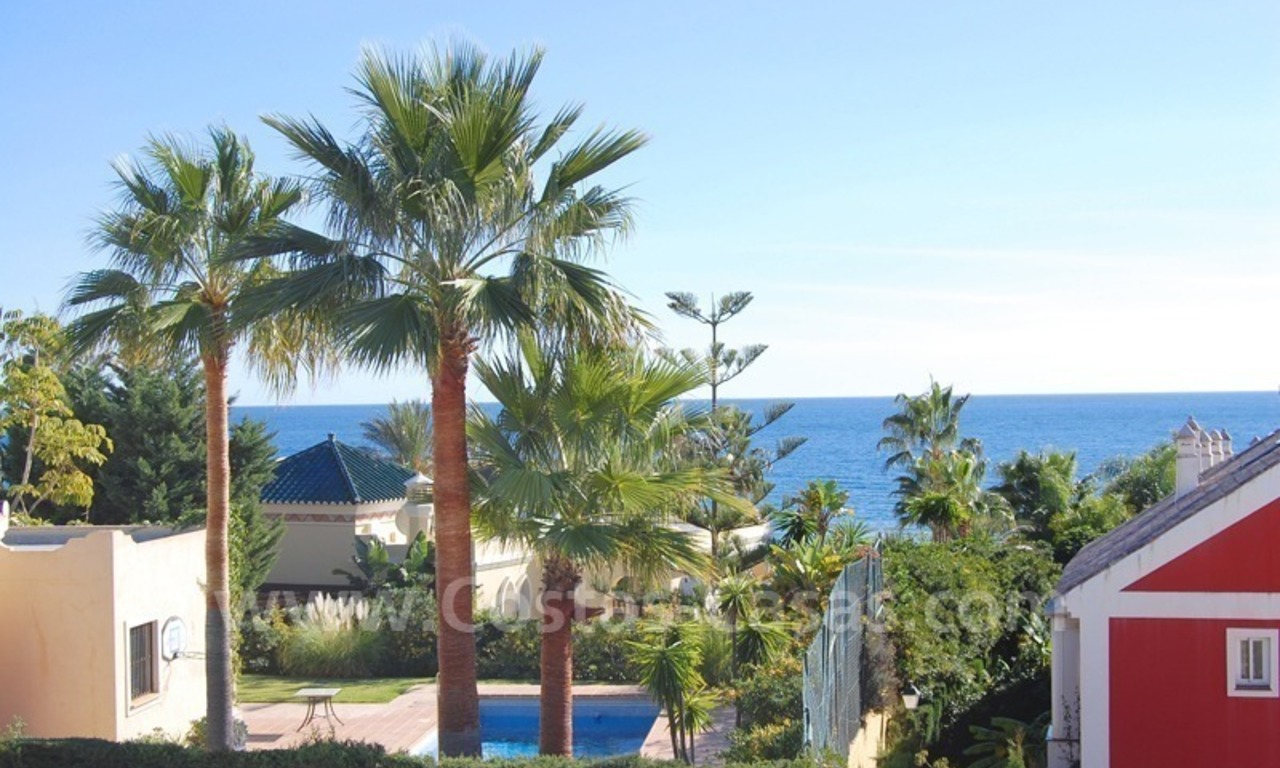 Luxury beachside villa for sale in Marbella 26