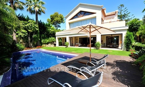 Exclusive villa for sale, beachside Golden Mile in Marbella 