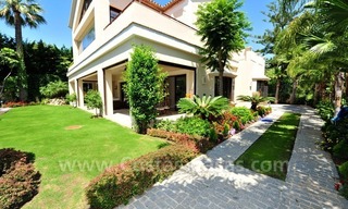 Exclusive villa for sale, beachside Golden Mile in Marbella 8