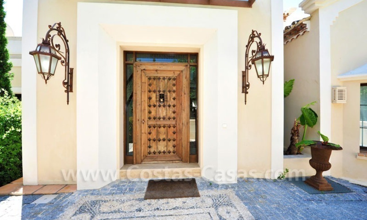Exclusive villa for sale, beachside Golden Mile in Marbella 10