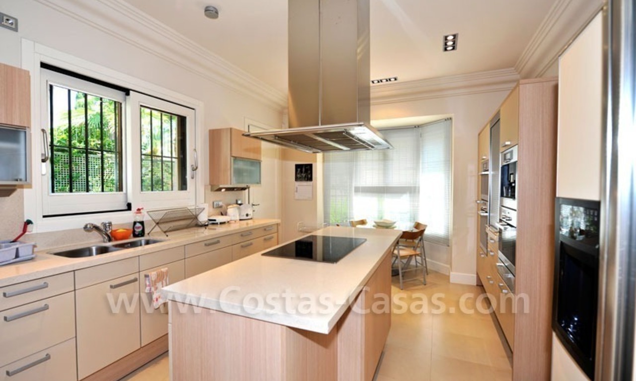 Exclusive villa for sale, beachside Golden Mile in Marbella 18