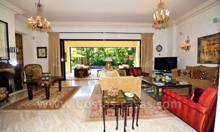 Exclusive villa for sale, beachside Golden Mile in Marbella 14