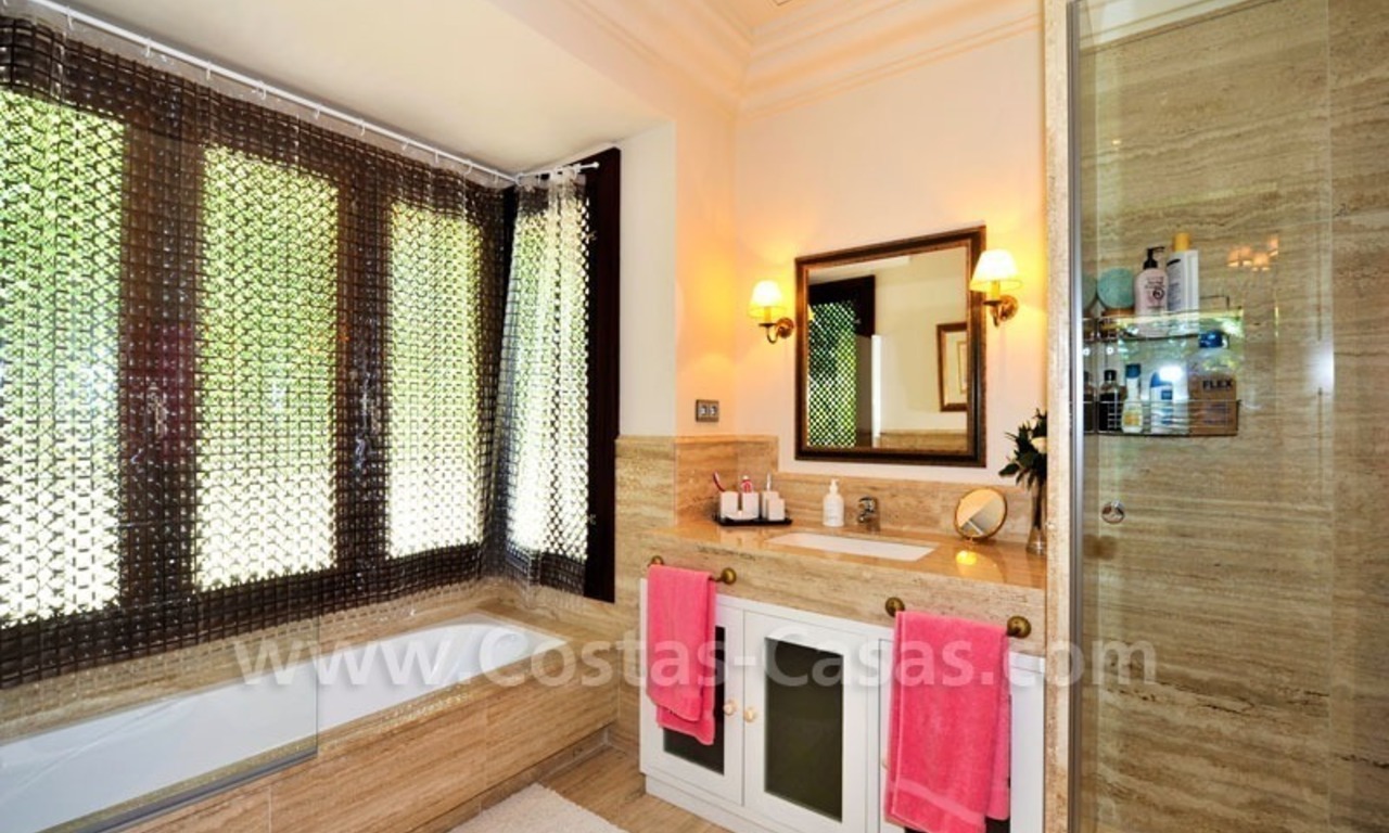 Exclusive villa for sale, beachside Golden Mile in Marbella 25