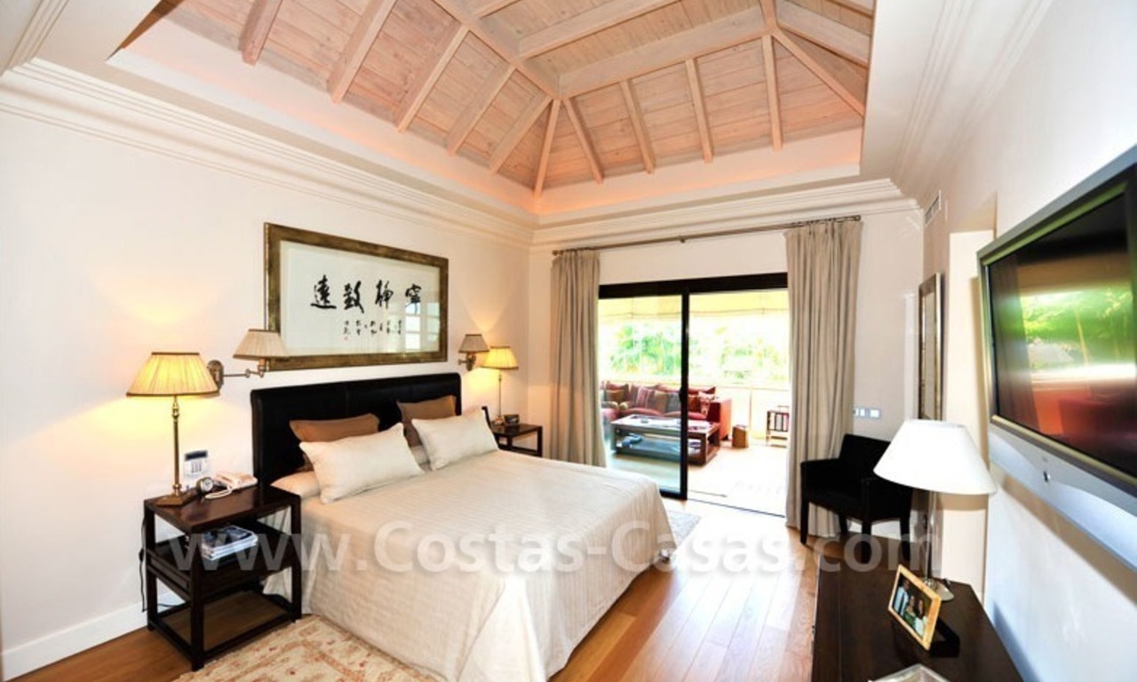 Exclusive villa for sale, beachside Golden Mile in Marbella 23