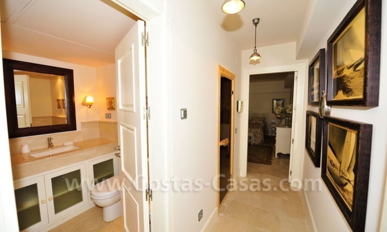 Exclusive villa for sale, beachside Golden Mile in Marbella 26