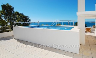 Beachfront apartments and penthouse for sale in a front line beach complex on the New Golden Mile, Marbella - Estepona 8