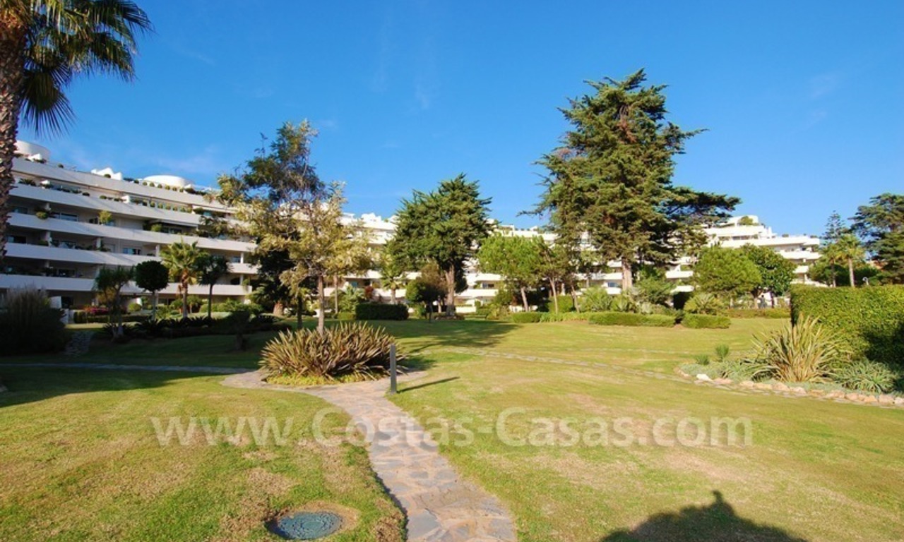 Beachfront apartments and penthouse for sale in a front line beach complex on the New Golden Mile, Marbella - Estepona 25