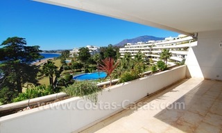 Beachfront apartments and penthouse for sale in a front line beach complex on the New Golden Mile, Marbella - Estepona 5