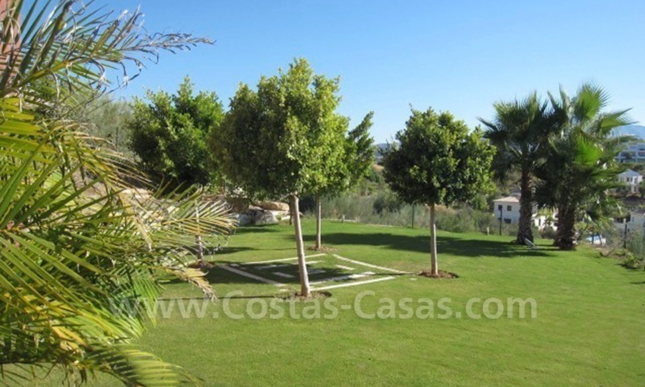 Exclusive contemporary style villa for sale in a renowned golf course, Marbella – Benahavis- Estepona. 10
