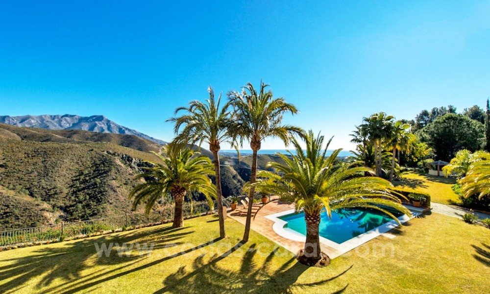 Great classic style villa for sale in El Madroñal, Benahavis - Marbella 22023