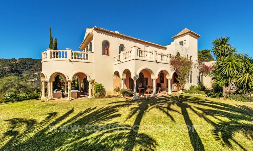 Great classic style villa for sale in El Madroñal, Benahavis - Marbella 22030