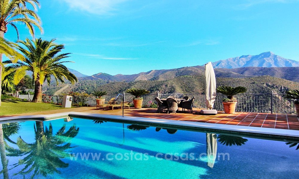 Great classic style villa for sale in El Madroñal, Benahavis - Marbella 22033