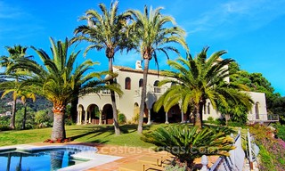 Great classic style villa for sale in El Madroñal, Benahavis - Marbella 22035 