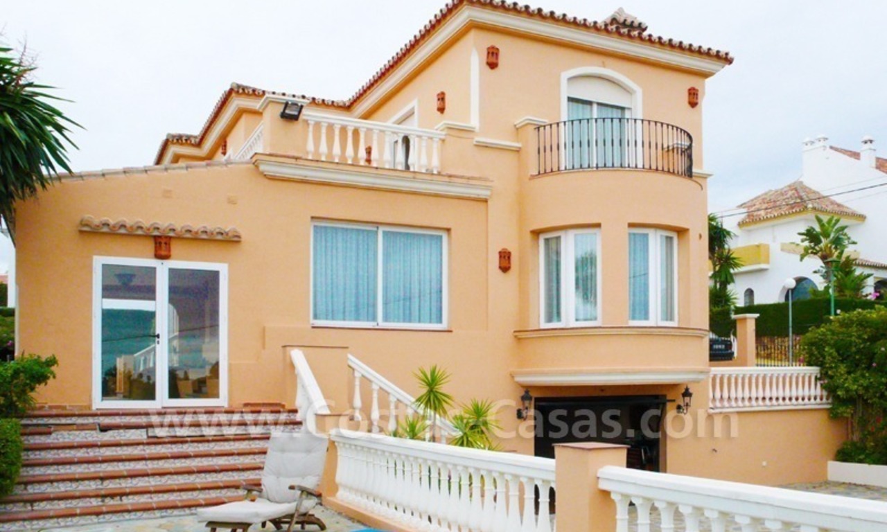 Villa for sale close to a few golf courses in a well known area in Estepona – Marbella – Benahavis 2