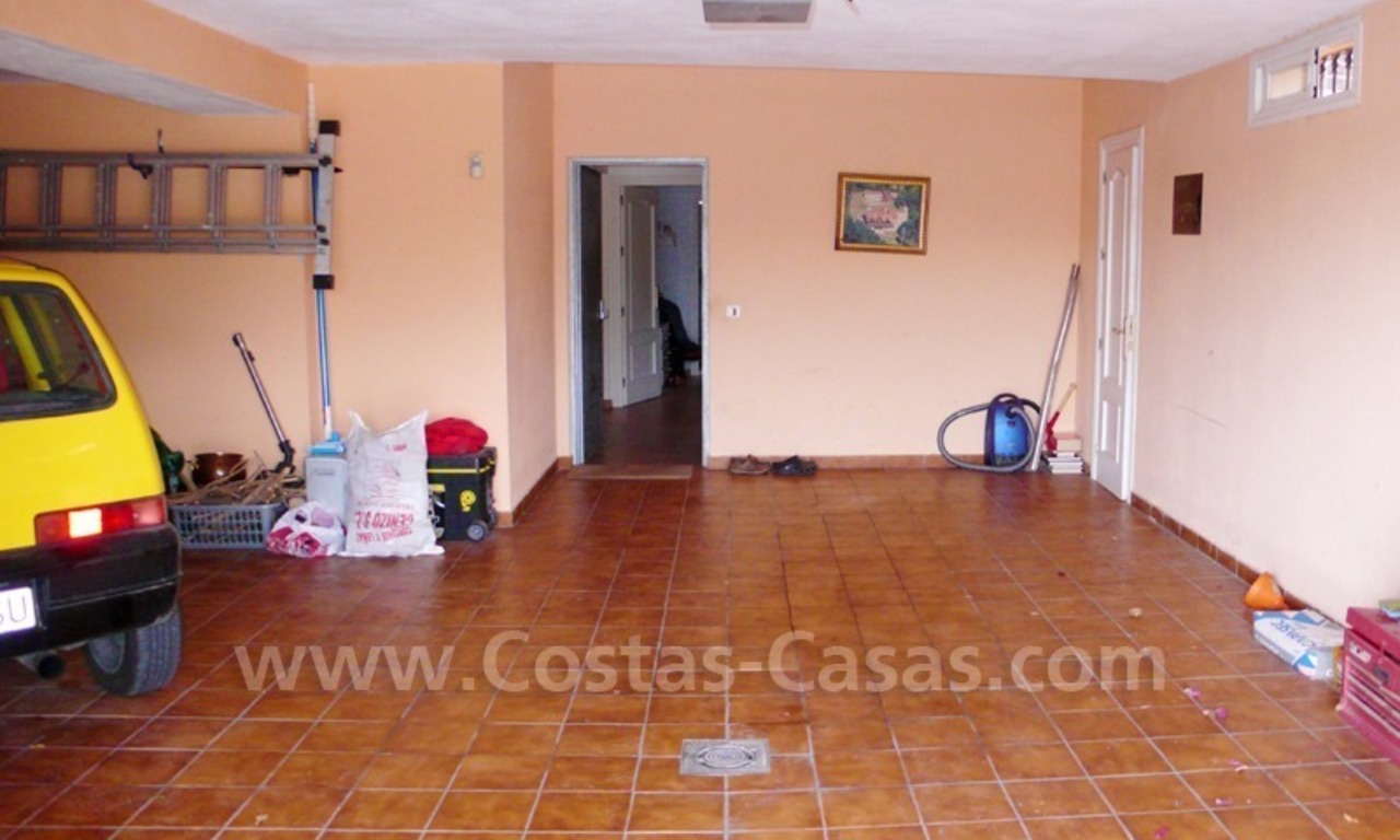 Villa for sale close to a few golf courses in a well known area in Estepona – Marbella – Benahavis 28