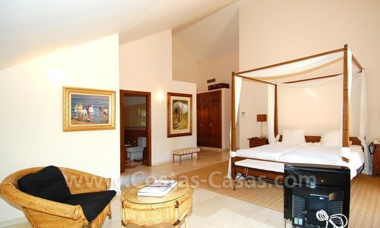 Spacious luxury villa for sale in Marbella east 22