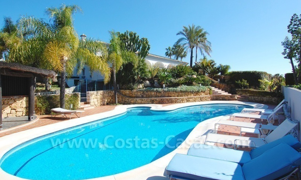 Breathtaking immaculate contemporary style villa for sale in Marbella on a large plot with sea view 3
