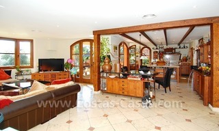 Charming beachside detached villa for sale in Eastern Marbella 7