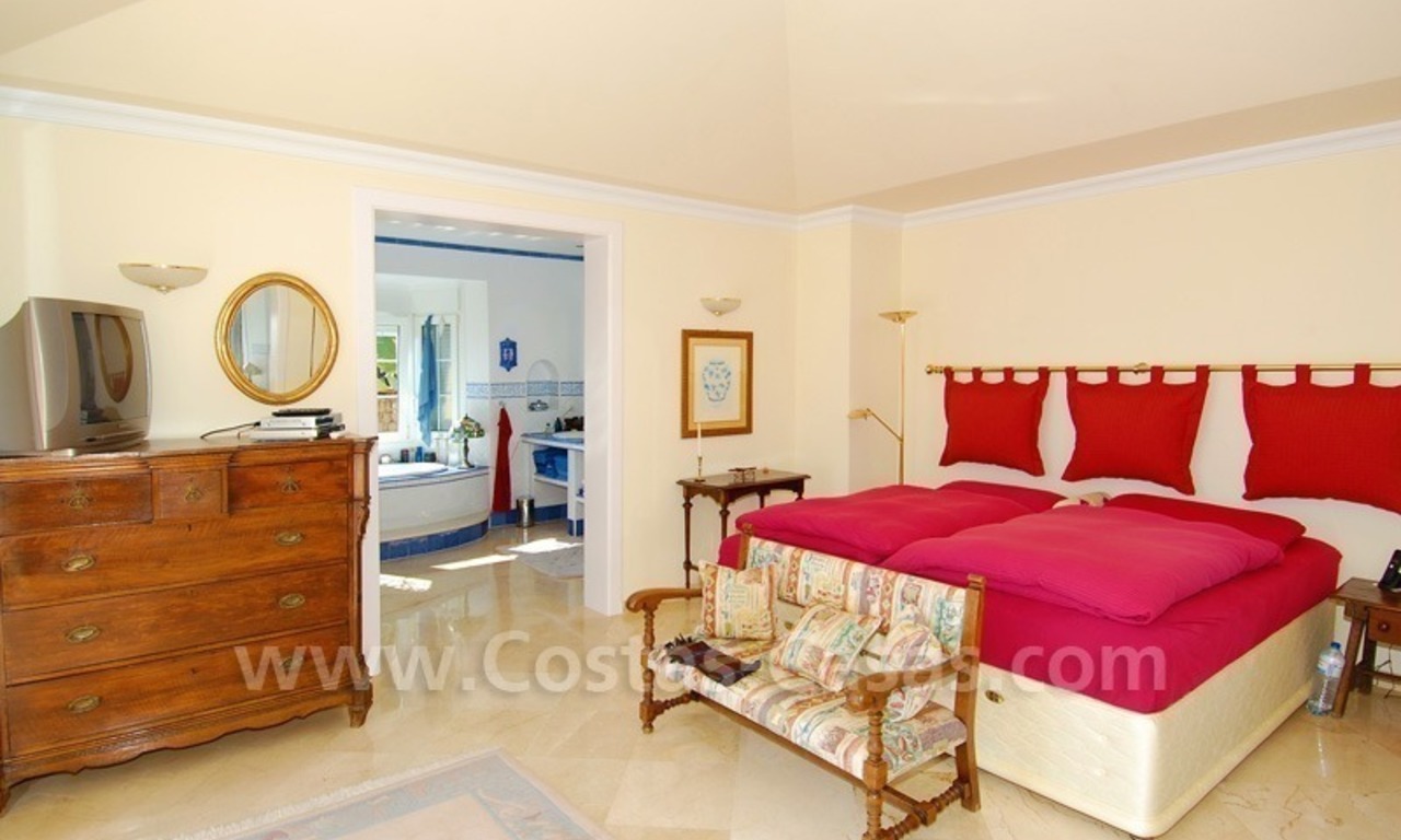 Stunning luxury villa to buy in Marbella East 15