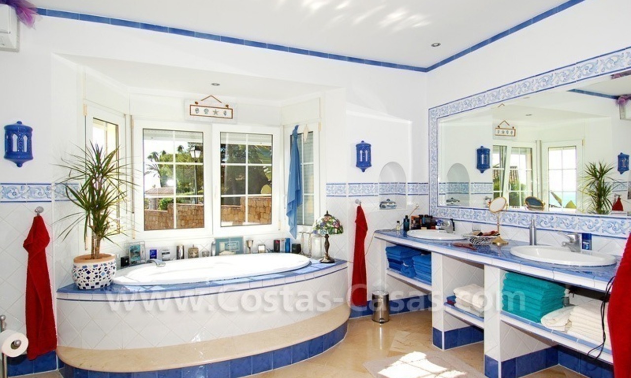 Stunning luxury villa to buy in Marbella East 18