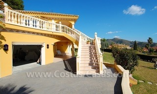 Stunning luxury villa to buy in Marbella East 4