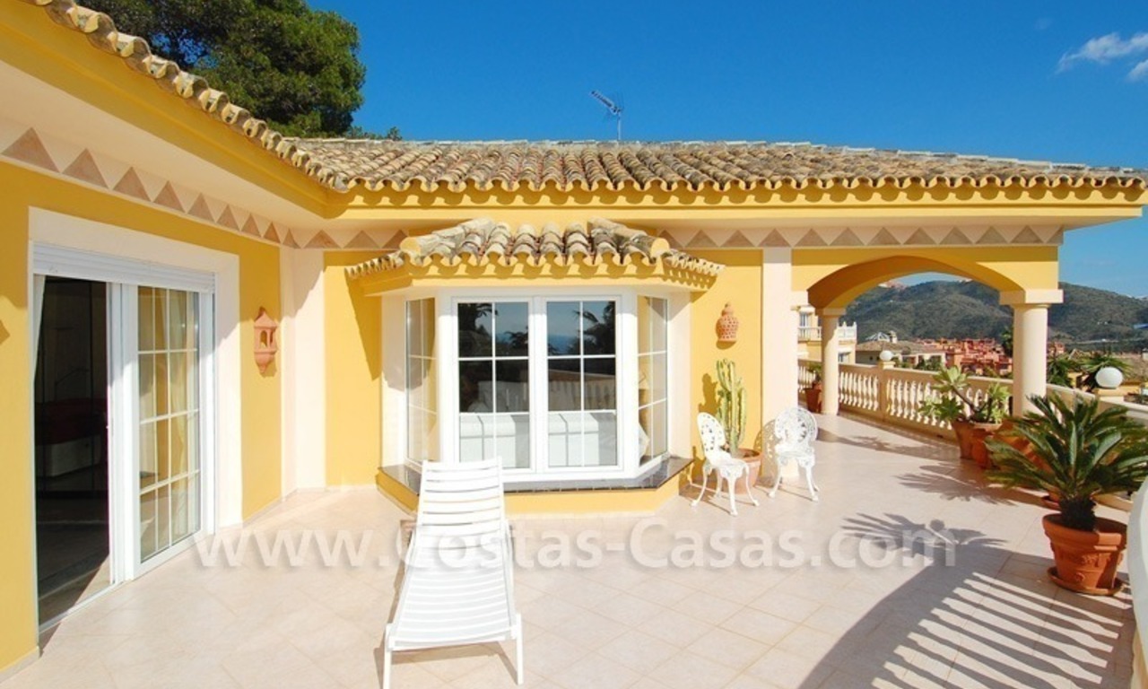 Stunning luxury villa to buy in Marbella East 7