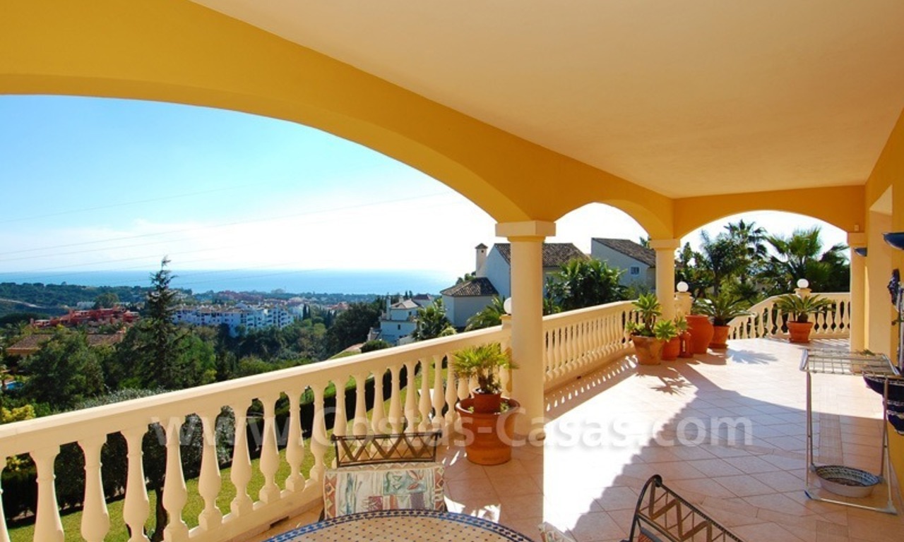 Stunning luxury villa to buy in Marbella East 8